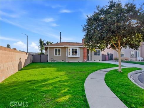 2000  Story  , La Habra, CA