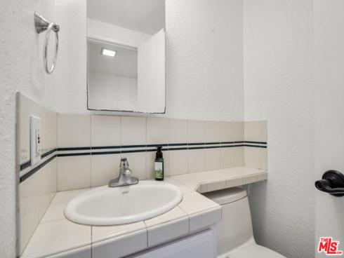 815  Las Lomas  B  Drive, La Habra, CA