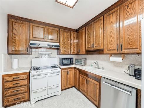 808 E 3 rd   Avenue, La Habra, CA