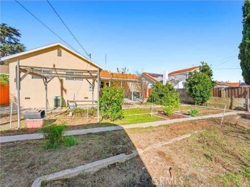 808 E 3 rd   Avenue, La Habra, CA