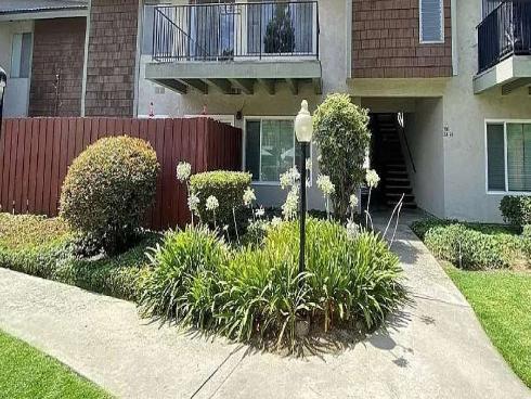 985 S. Idaho Street 40