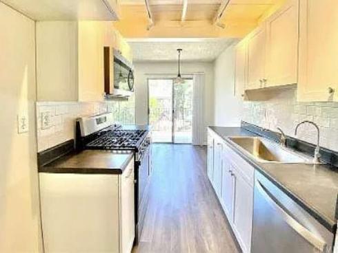 985 S Idaho  40  Street, La Habra, CA