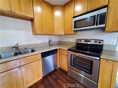 955  Las Lomas  D  Drive, La Habra, CA