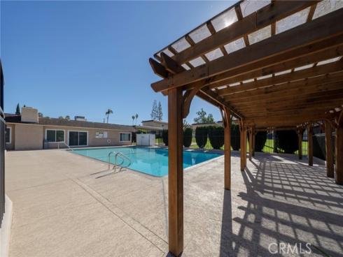 955  Las Lomas  D  Drive, La Habra, CA