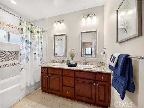 335 E Francis  , La Habra, CA