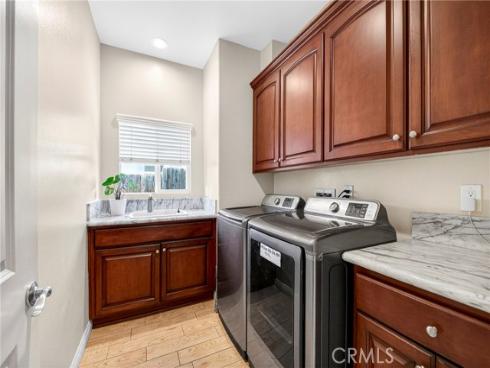 335 E Francis  , La Habra, CA