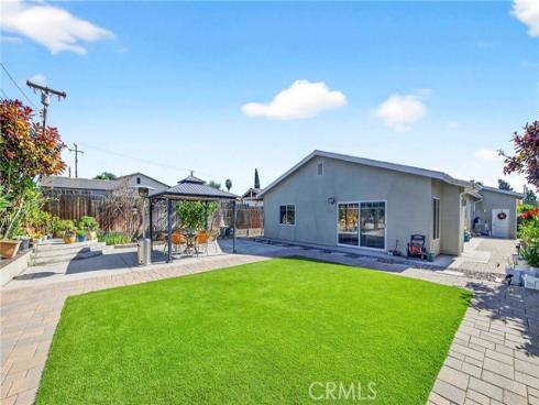 335 E Francis  , La Habra, CA