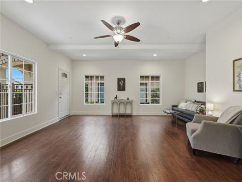 601 N Walnut  , La Habra, CA