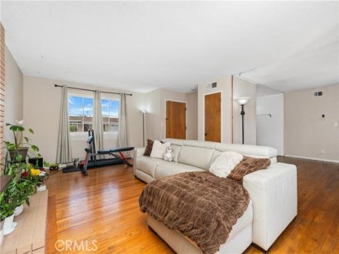 1221 N Orange  , La Habra, CA