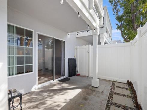 574  Stone Harbor  , La Habra, CA