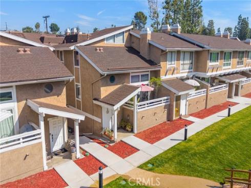 957 W Imperial  30 , La Habra, CA