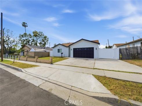 305 N College   Drive, La Habra, CA
