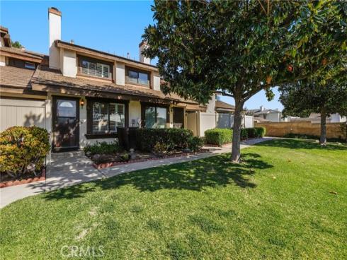 124 S Valencia  , La Habra, CA