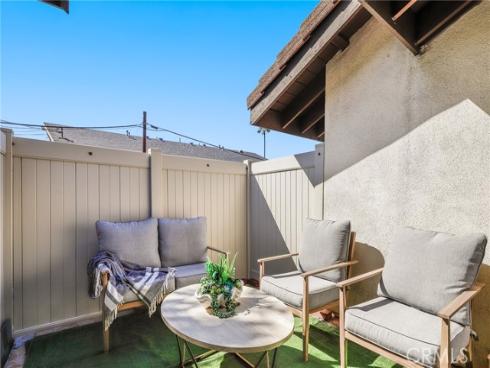 124 S Valencia  , La Habra, CA