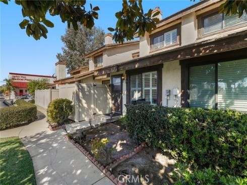 124 S Valencia  , La Habra, CA