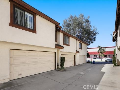 124 S Valencia  , La Habra, CA
