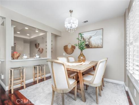 124 S Valencia  , La Habra, CA