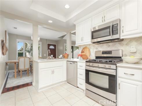 124 S Valencia  , La Habra, CA