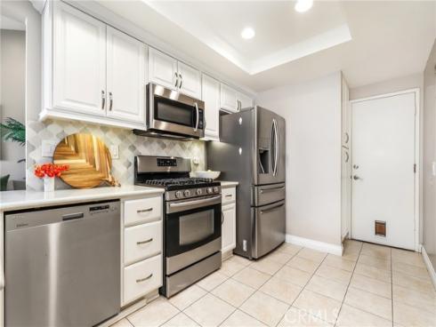 124 S Valencia  , La Habra, CA