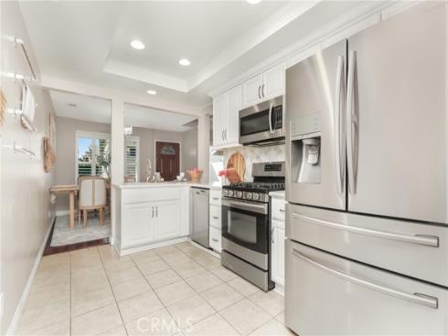 124 S Valencia  , La Habra, CA