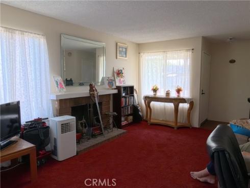 341  Acacia  , La Habra, CA