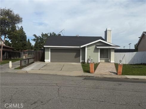 341  Acacia  , La Habra, CA