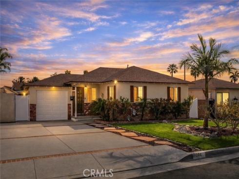 304 S Colfax  , La Habra, CA