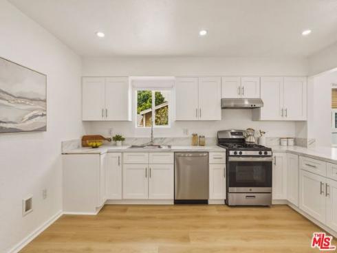 530 E 2nd   Avenue, La Habra, CA