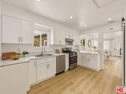 530 E 2nd   Avenue, La Habra, CA