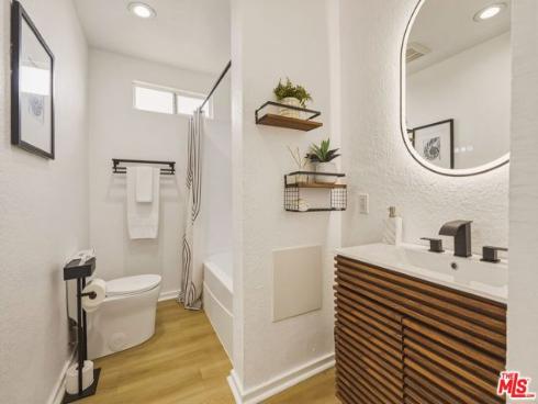 530 E 2nd   Avenue, La Habra, CA