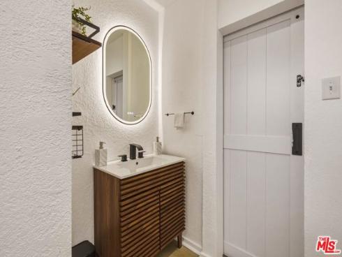 530 E 2nd   Avenue, La Habra, CA