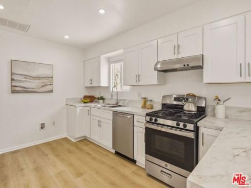 530 E 2nd   Avenue, La Habra, CA