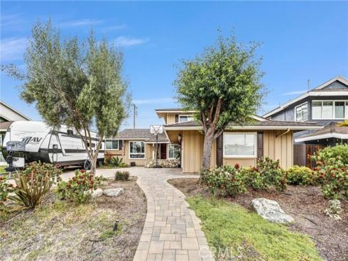 750  Mariposa  , La Habra, CA