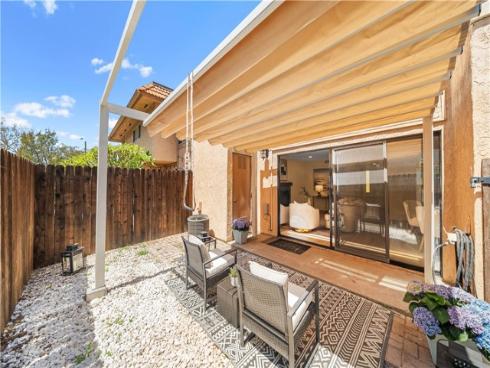 1164  Las Lomas  B  Drive, La Habra, CA