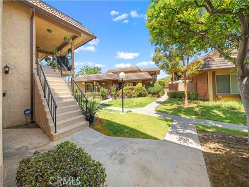 1164  Las Lomas  B  Drive, La Habra, CA