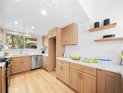 1164  Las Lomas  B  Drive, La Habra, CA