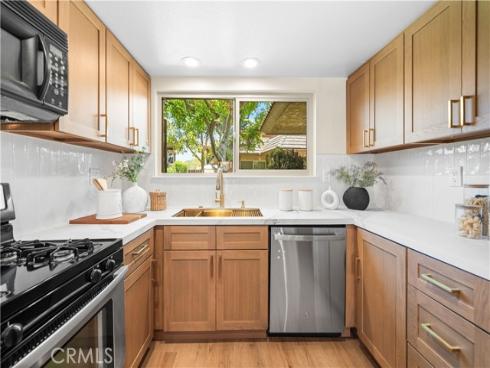 1164  Las Lomas  B  Drive, La Habra, CA