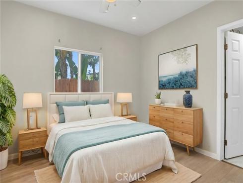 301 W 1st  , La Habra, CA