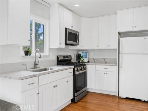 301 W 1st  , La Habra, CA