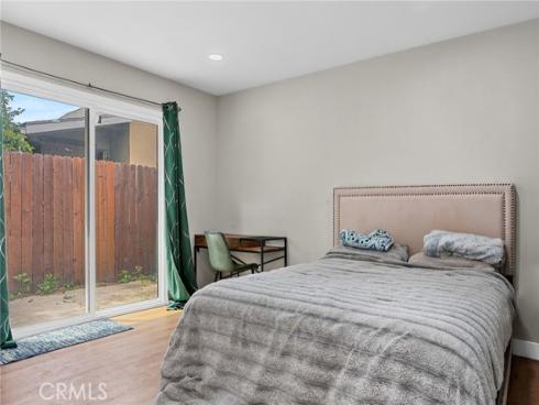 301 W 1st  , La Habra, CA