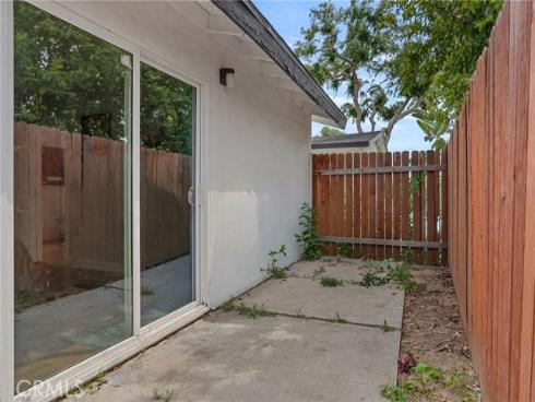 301 W 1st  , La Habra, CA