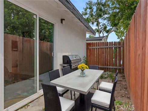 301 W 1st  , La Habra, CA