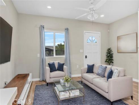 301 W 1st  , La Habra, CA