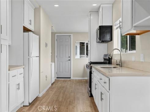 301 W 1st  , La Habra, CA