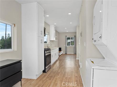 301 W 1st  , La Habra, CA