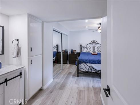 971 S Idaho  10 , La Habra, CA