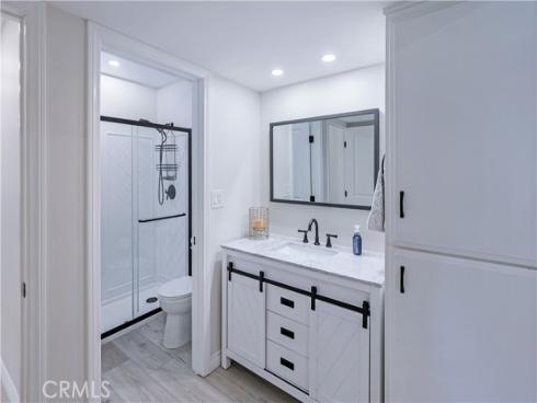 971 S Idaho  10 , La Habra, CA