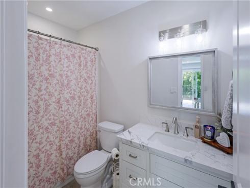 971 S Idaho  10 , La Habra, CA