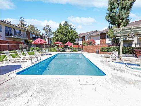 971 S Idaho  10 , La Habra, CA