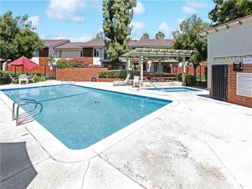 971 S Idaho  10 , La Habra, CA